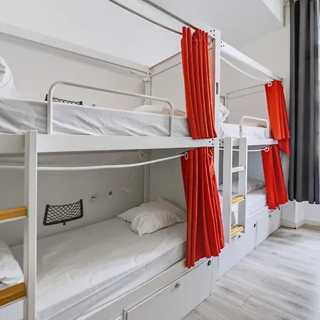 Hostel Le Couvent - *
