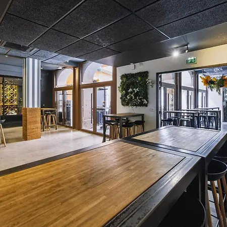 Le Couvent - Hostel