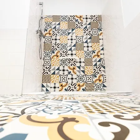 Le Couvent - אכסניה קרקסון