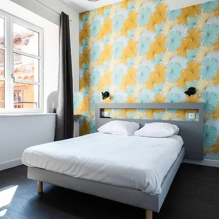 بيت شباب Le Couvent - *