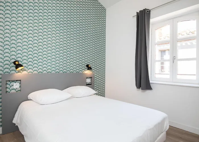 Le Couvent - * קרקסון